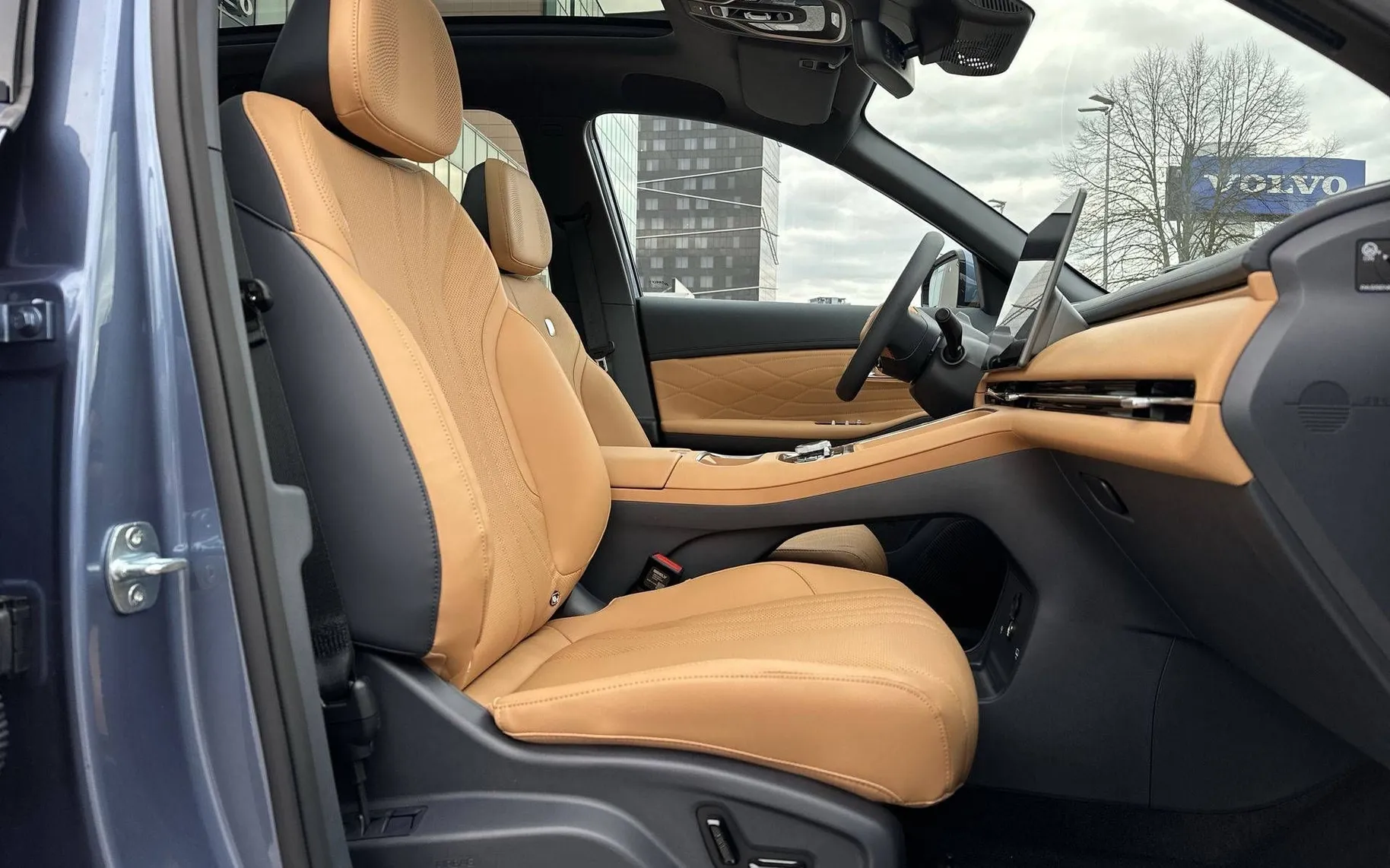 Notranja slika - Geely StarRay EM-i - Plug-In Hybrid 1.5 Max Avt... - 20