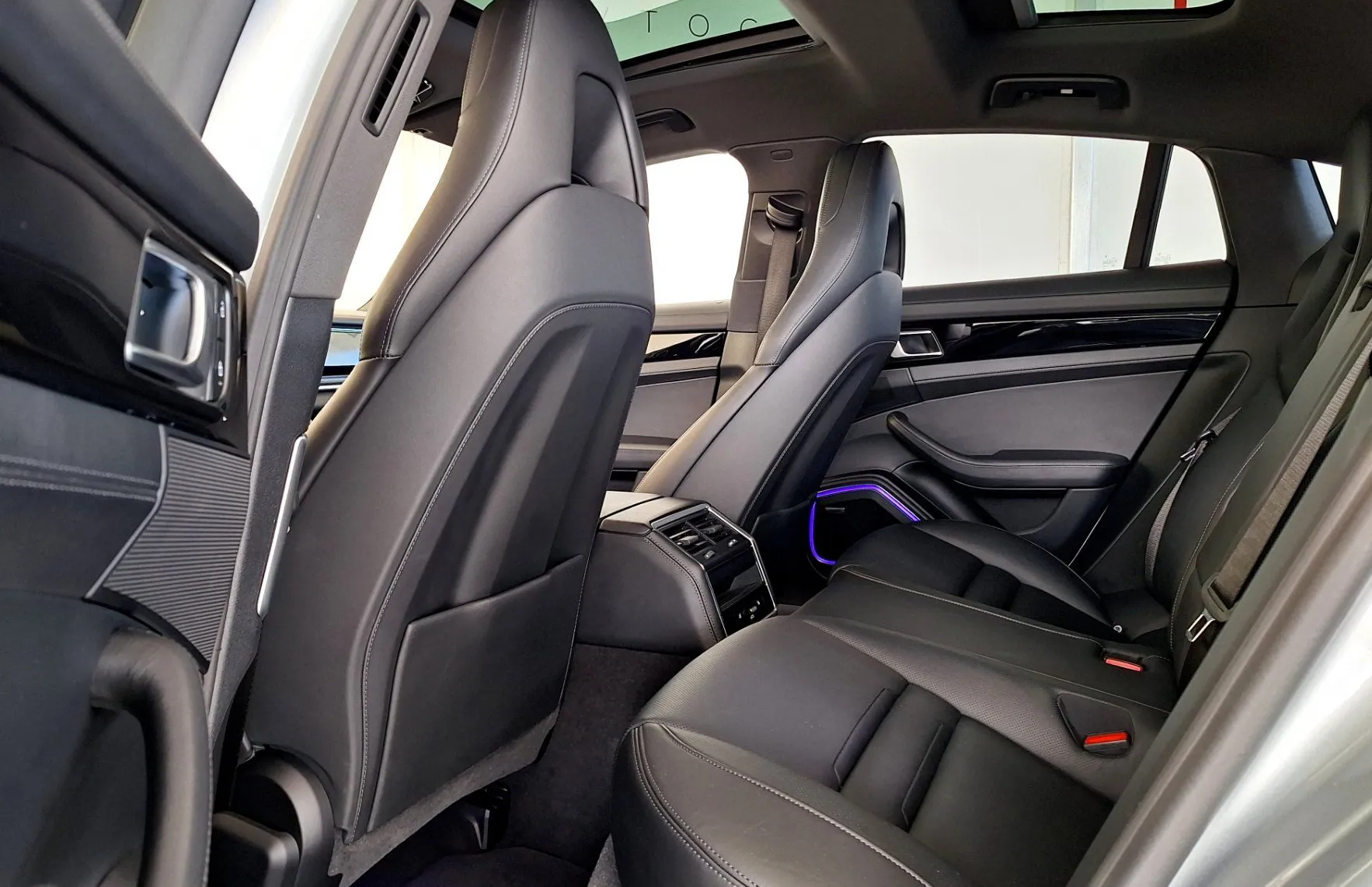 Zunanja slika - Porsche Panamera - 4E-Hybrid Platinum Edition•SOFTCLOSE•AIR•PANO•BOSE - 14