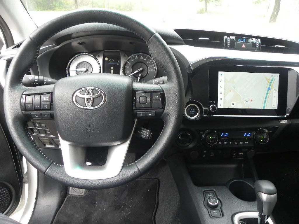Zunanja slika - Toyota HILUX DOUBLE CAB - Toyota Hilux MY25 2.8 D-4D HYBRID 48V DC A T6 CITY PLUS - 10