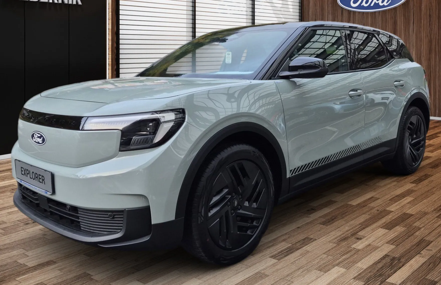 Zunanja slika - Ford Explorer - EV COLLECTION 79kWh 286PS RWD-NA ZALOGI - 1