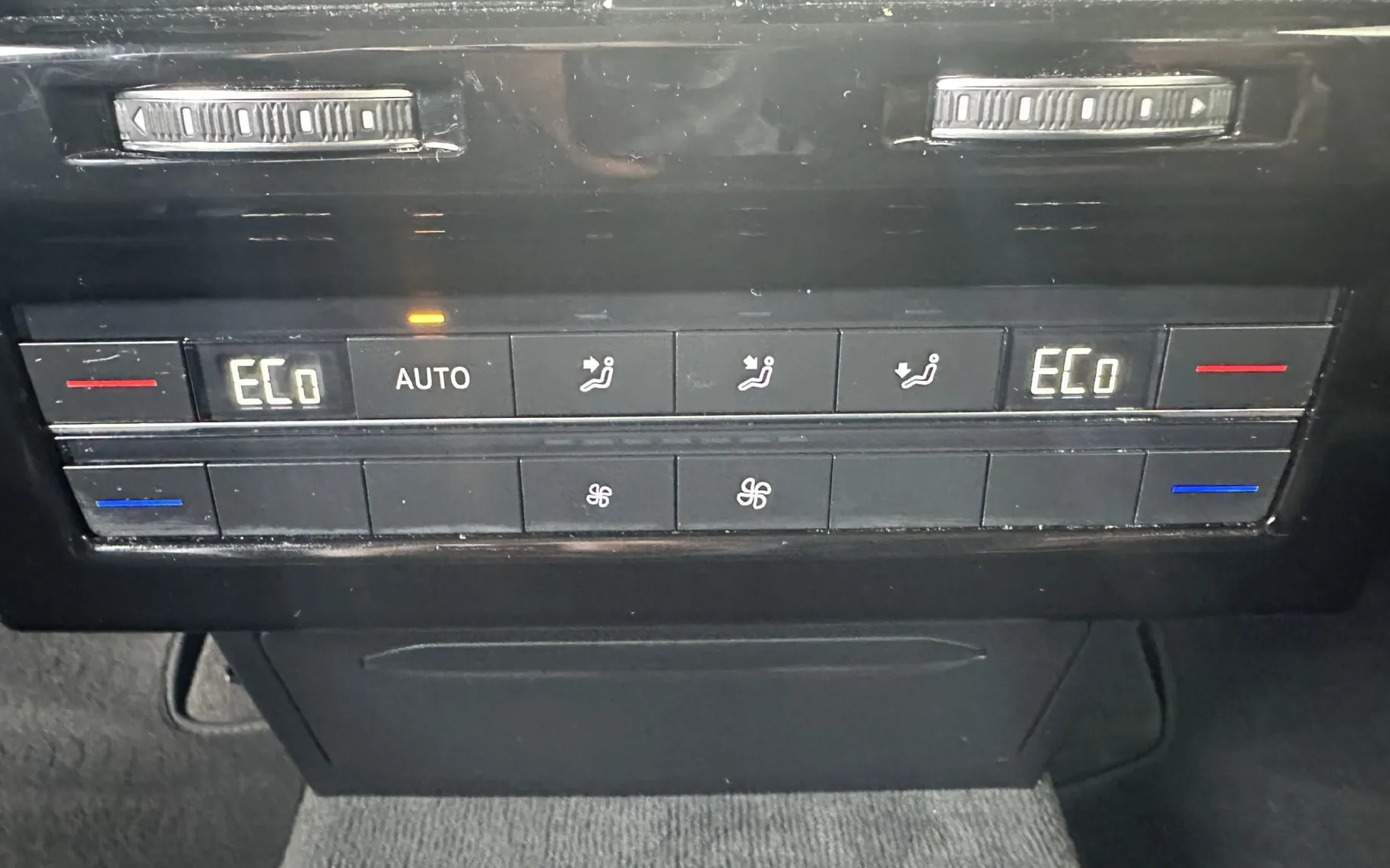 Zunanja slika - Volkswagen Touareg - Volkswagen  Elegance 3.0TDI 170kW.NEMŠKI.KA - 14