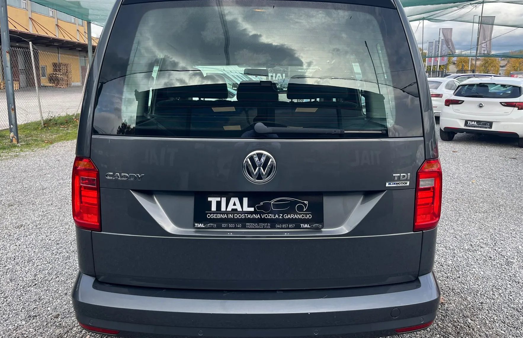 Zunanja slika - VW Caddy - 2.0 TDI 2X DRSNA-PDC-TEMPO.-SLO-OPRAVLJEN SERVIS - 5