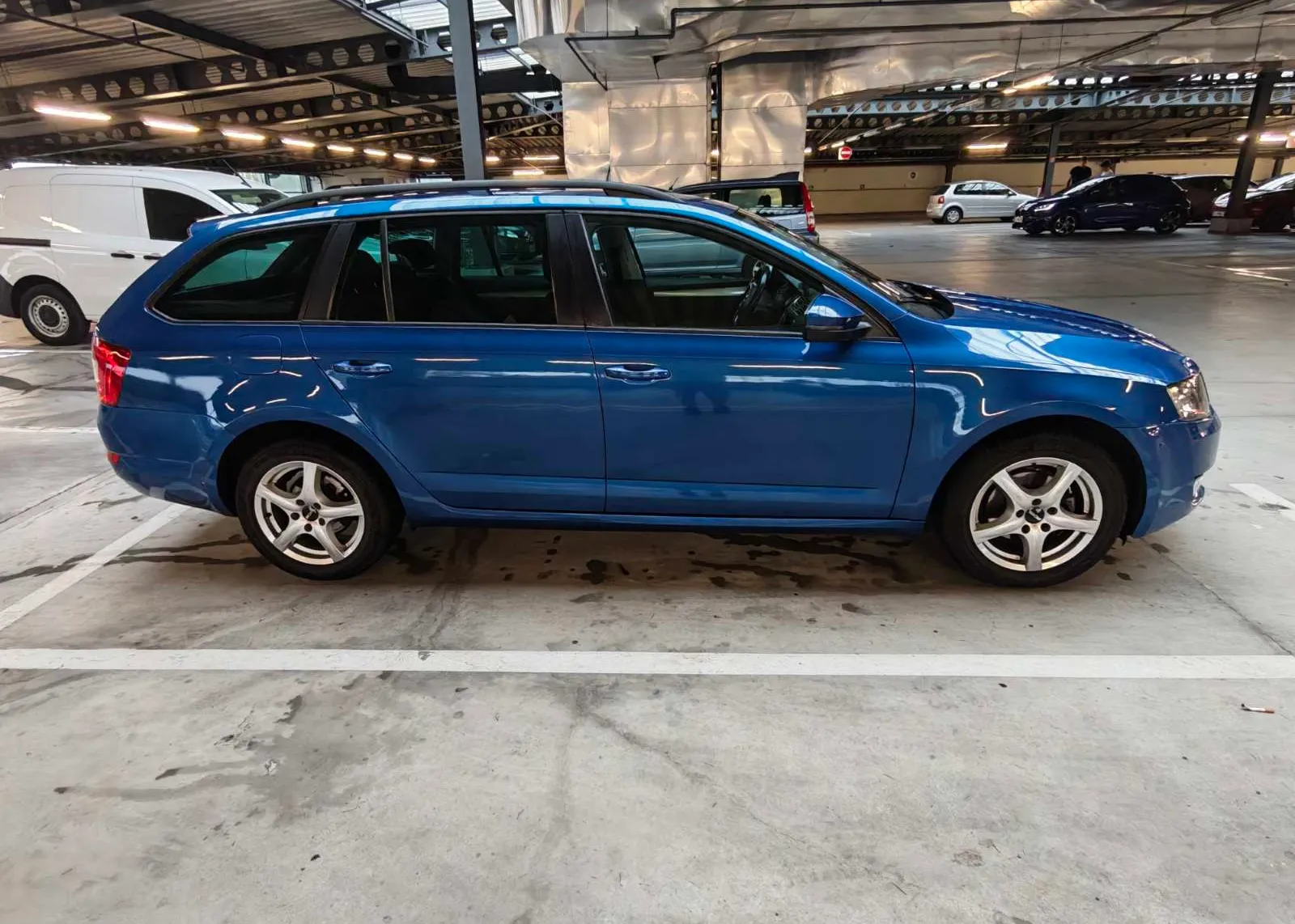Zunanja slika - Škoda Octavia - Combi 1.6 TDI - 5