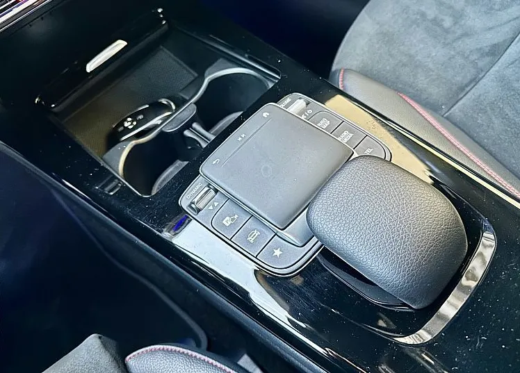 Zunanja slika - Mercedes-Benz A-Razred - 220d AMG+ALU18+ACC+KAMERA+VIRTUAL+AMBIENT+190PS - 9