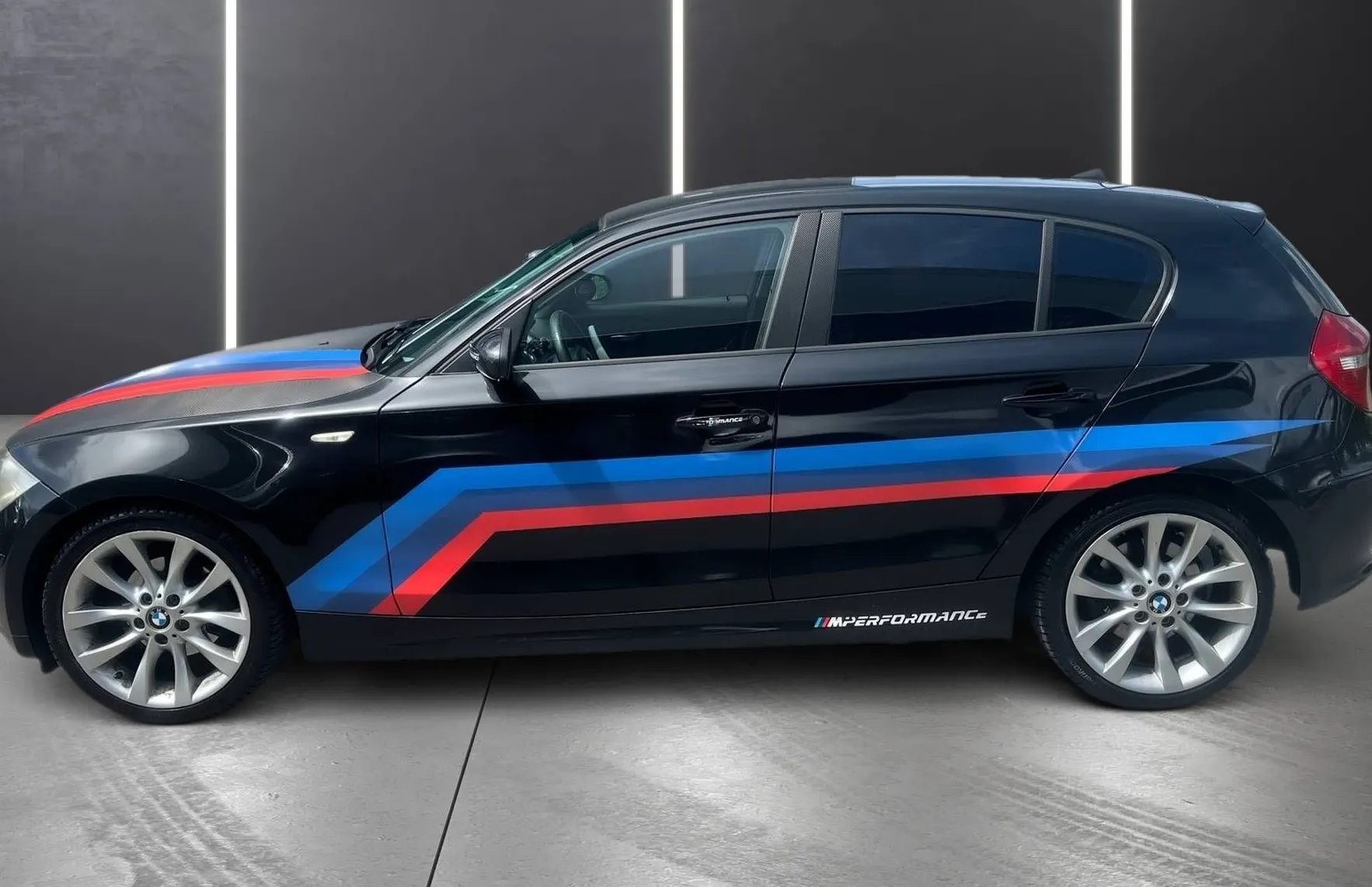 Zunanja slika - BMW Serija 1 - : 118d OPRAVLJEN VELIK SERVIS MOŽNOST BREZ POLOGA - 4