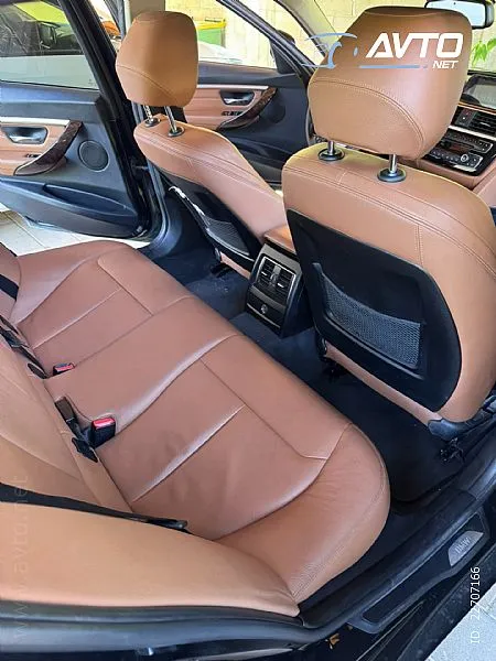 Notranja slika - BMW Serija 3 - 320d Touring Luxury Line - 8