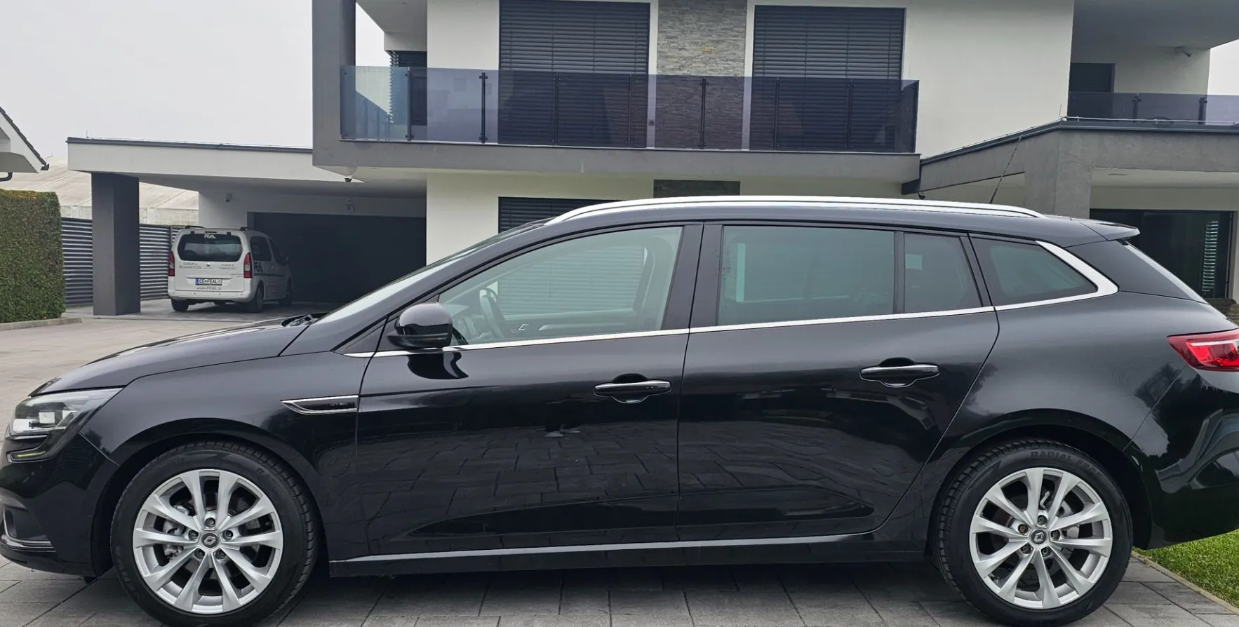 Zunanja slika - Renault Mégane - Megane 1.6 DCI- GT LINE-NAVI-XENON-LED-PDC-TEMPOMAT - 5