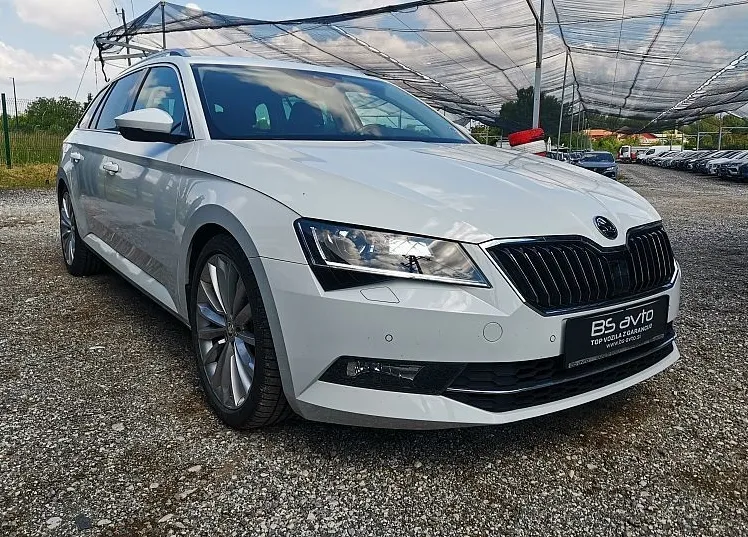 Zunanja slika - Škoda Superb - 2.0 TDI Style Combi110 kW XENON-ALU19-NAVI-VIRTUAL - 3