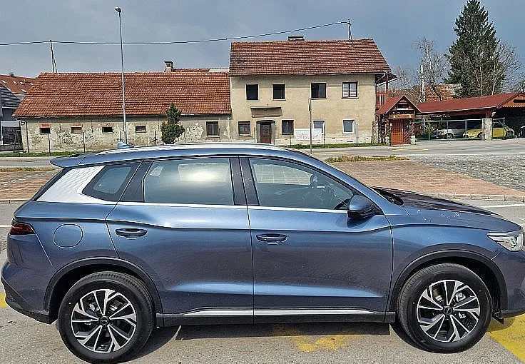 Zunanja slika - BYD Sealion 5 - DM-i DESIGN PHEV - skupni doseg 1016 km - 5