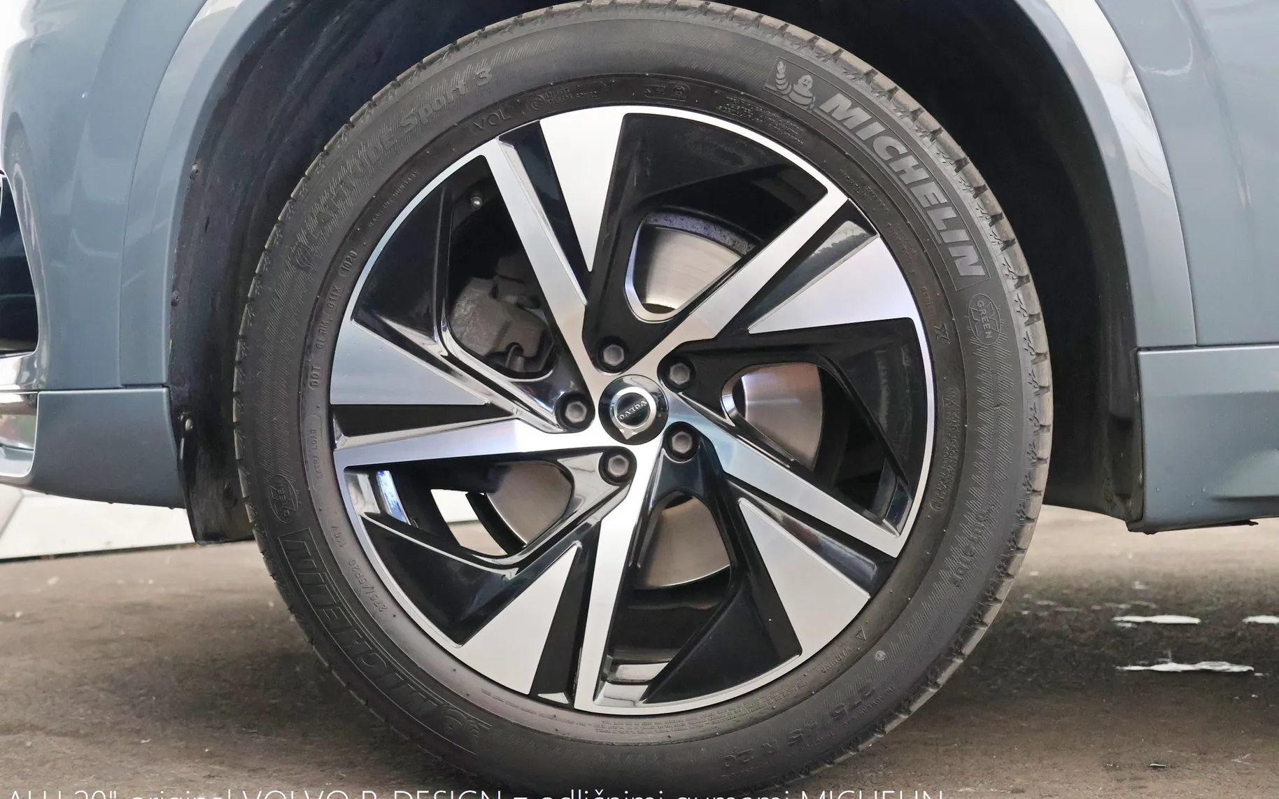 Zunanja slika - Volvo XC90 - B5D 2.0d AWD Geartronic R-Design 235KM - 18