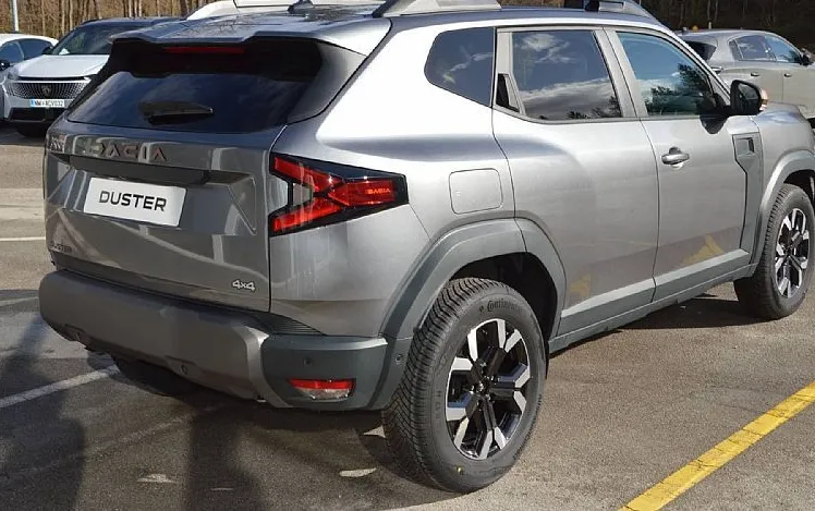 Zunanja slika - Dacia Duster - TCe 130 4x4 EXTREME-MY REVISION 4 LETA 80.000KM - 4