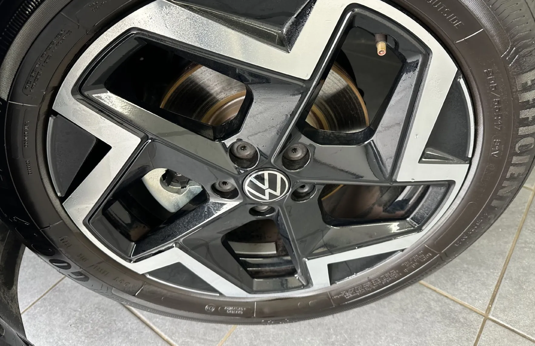 Zunanja slika - Volkswagen Taigo - 1.0 TSI R-Line 85.PANORAMA.LED.2025.SAMO 22.000 KM - 5