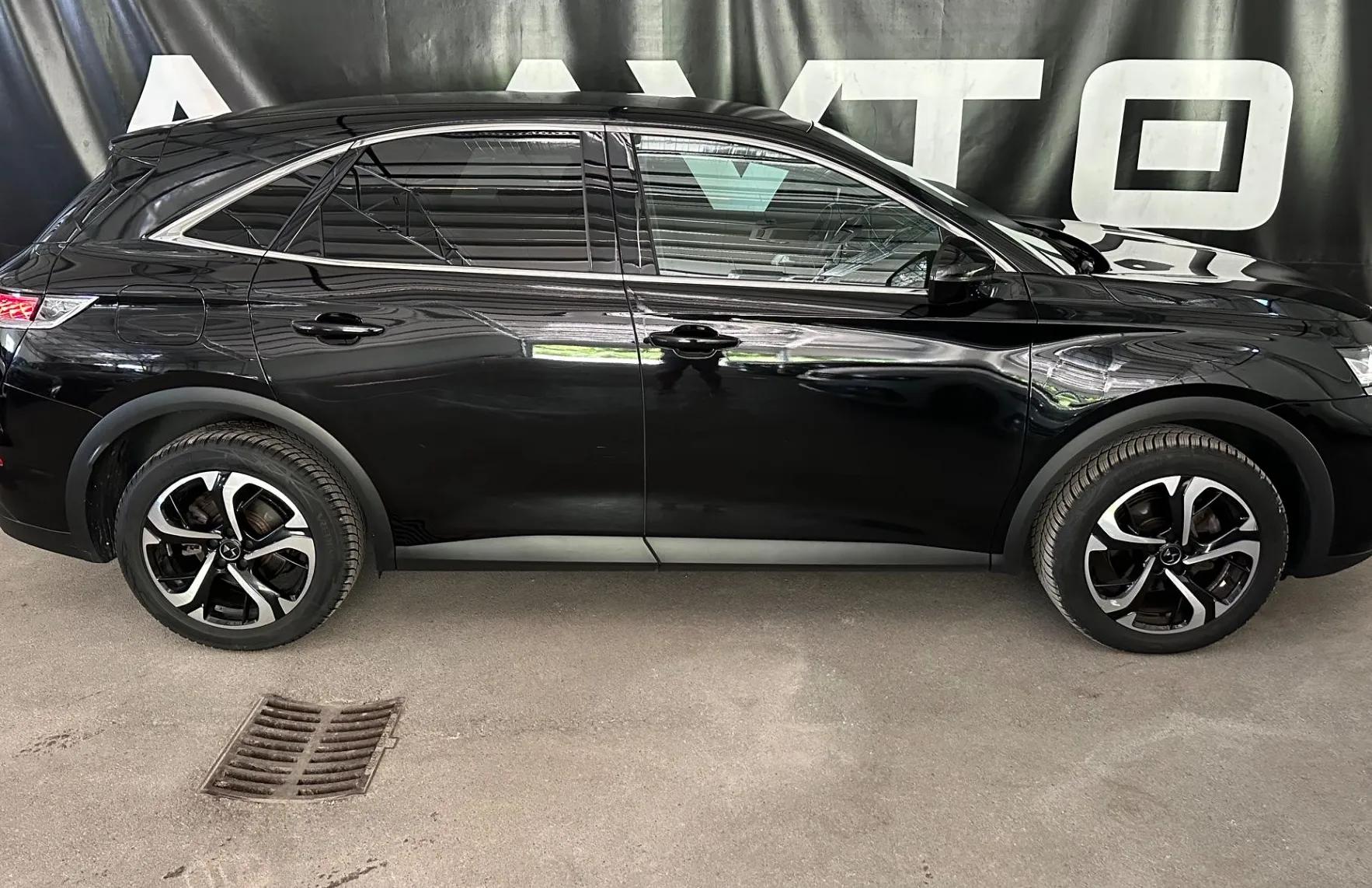 Zunanja slika - DS DS 7 Crossback - 1.6 PT Business-KAMERA-NAVI-18COL-GRETJE SEDEŽEV.. - 3