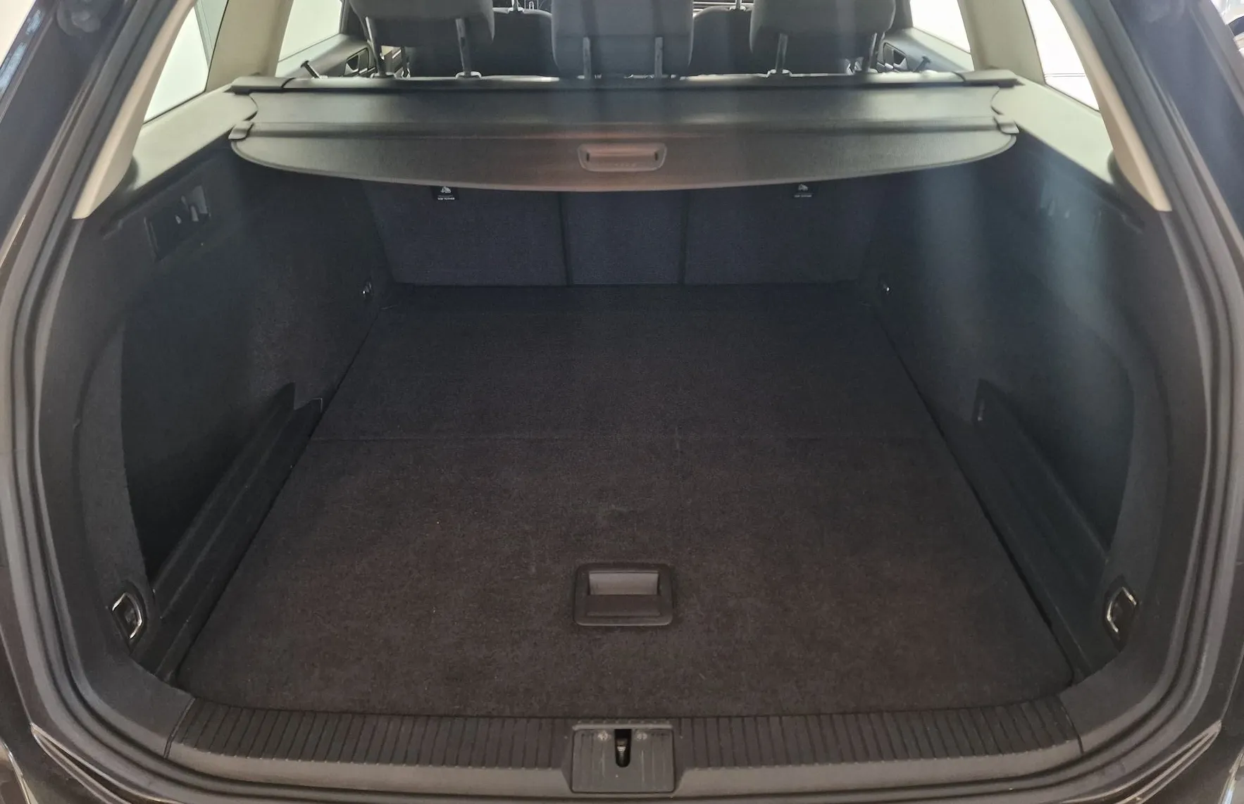 Zunanja slika - VW Passat - Variant 1.6 TDI BMT Trendline NAVI|GR.SED|PDC|ACC - 7