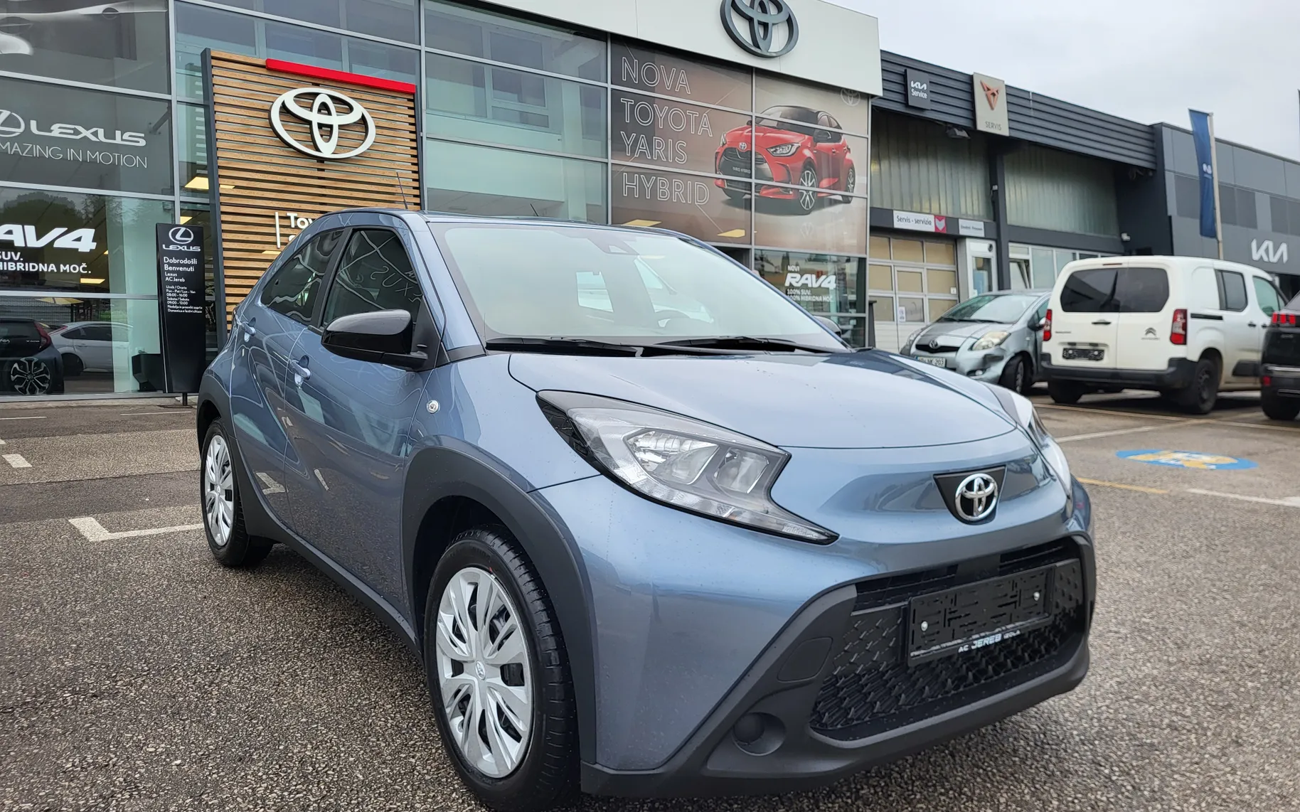 Zunanja slika - Toyota Aygo - X - 2