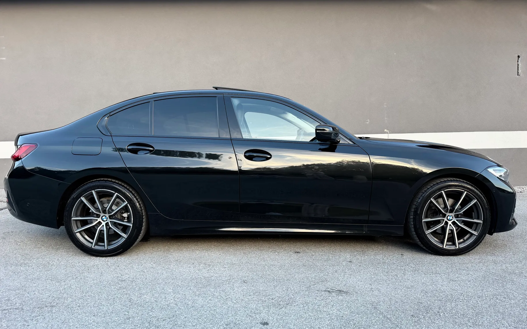 Zunanja slika - BMW Serija 3 - 320d Luxury Line 2.LASTNIK X-DRIVE ACC PANO. AMBI. - 17