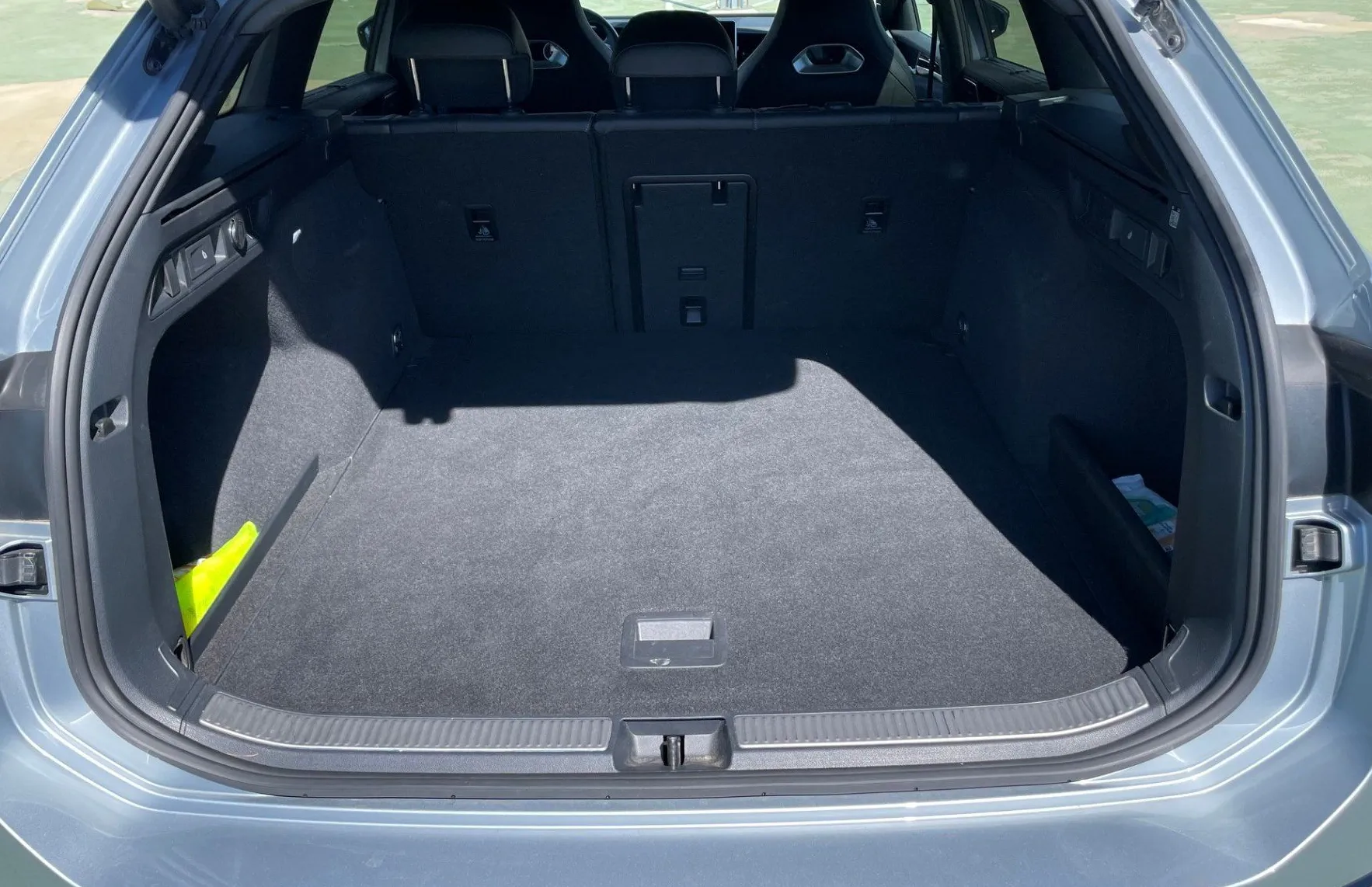 Zunanja slika - Volkswagen Passat - Variant 2.0 TDI BMT R-Line DSG LED. NAVI.KAMER360.PDC2X - 19