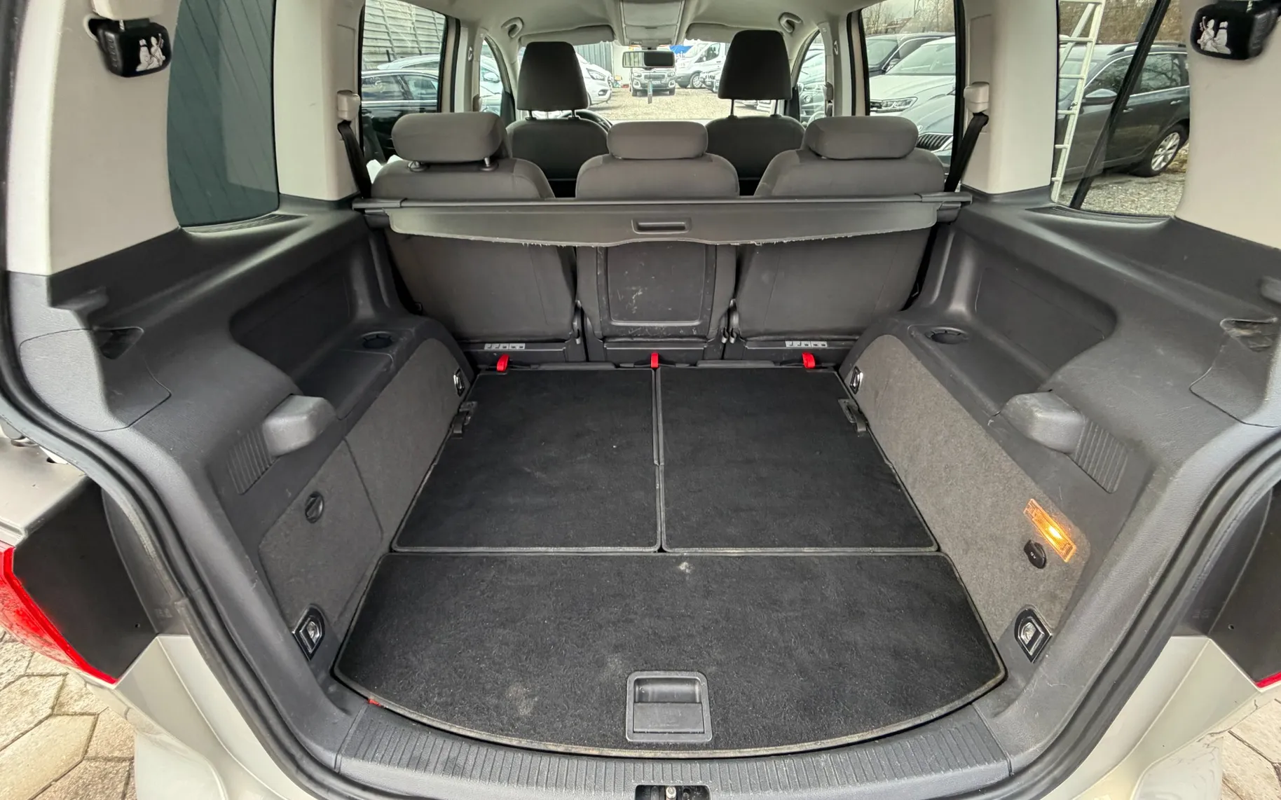 Zunanja slika - Volkswagen Touran - 1.6 TDI BlueMotion | AVT | 7 SED - 27