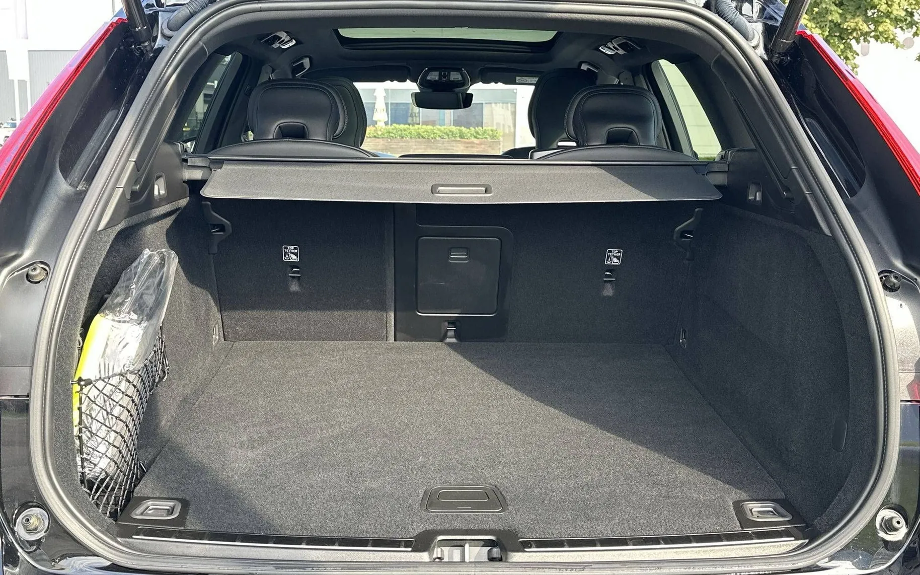 Notranja slika - Volvo XC60 - B4 P Plus Dark Avt. - 12