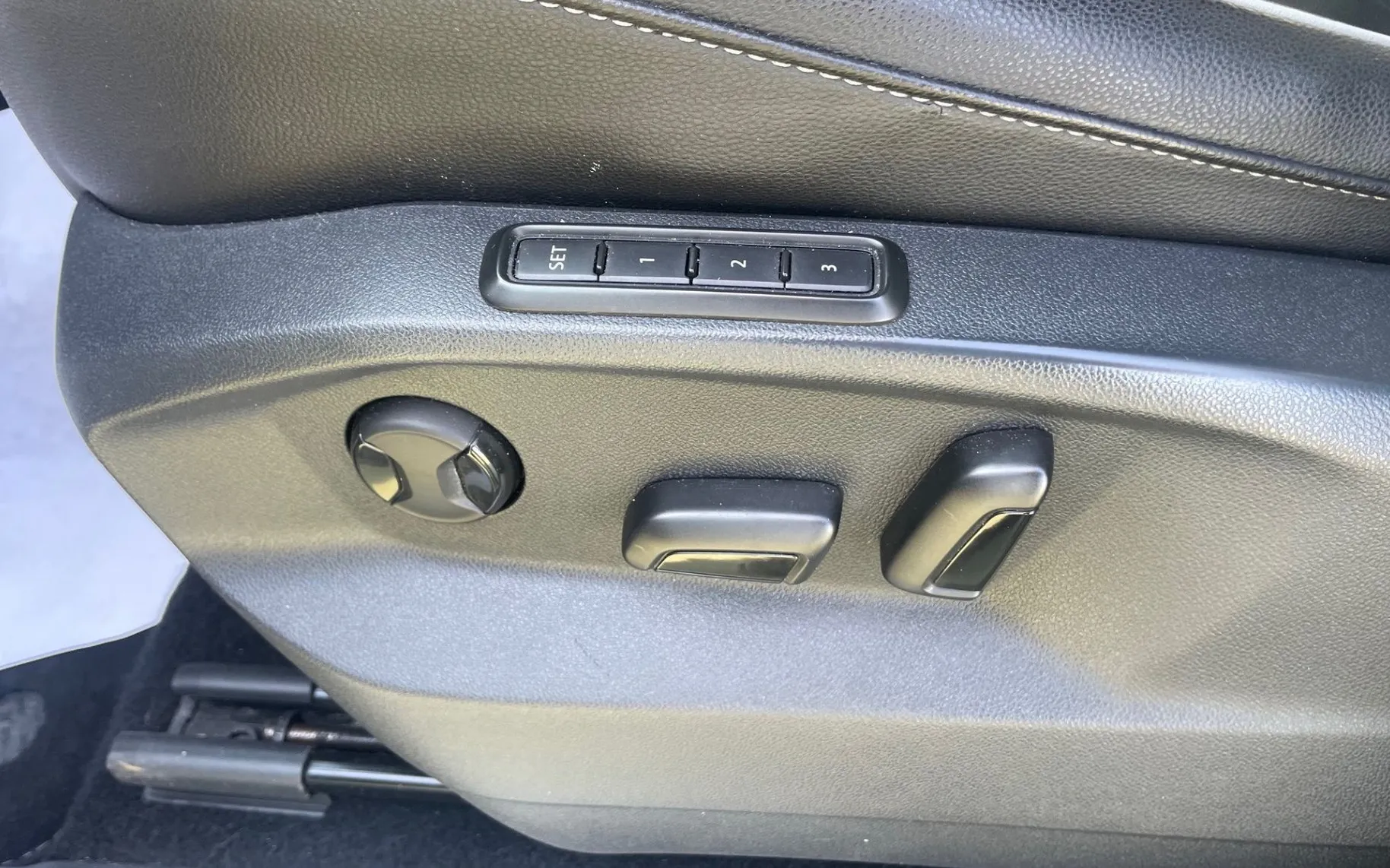 Zunanja slika - VW Tiguan - R-LINE 140 KW 4X4 LED.NAVI.KAMERA.USNJE.2XPDC - 14