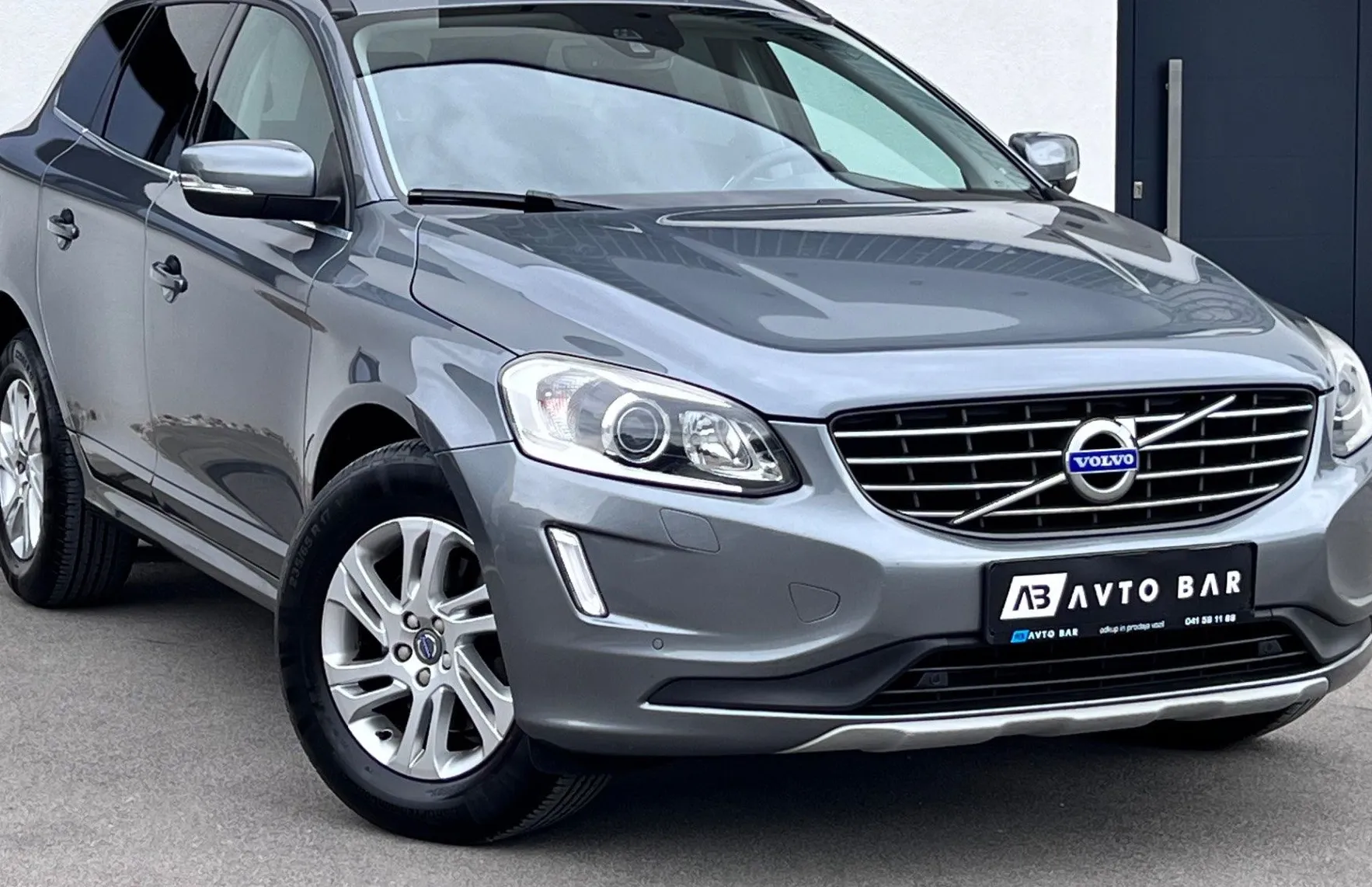 Zunanja slika - Volvo XC60 - 2.4 AWD D4+XENON+NAVI+KLJUKA... - 1