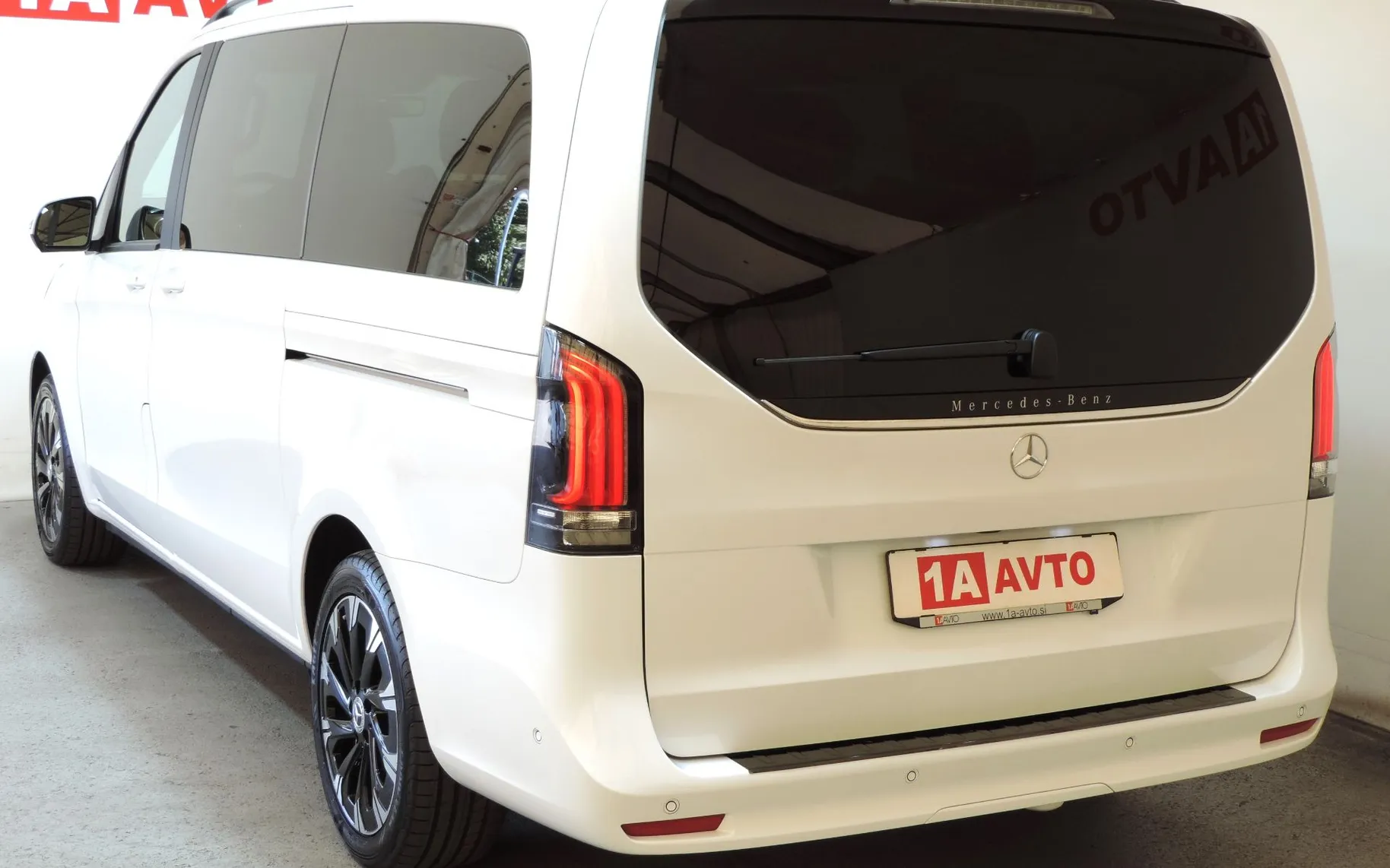 Zunanja slika - Mercedes-Benz V-Razred - V 300 d Style dolgi Avt. LED-ACC-7.SEDEŽEV-KAMERA - 7