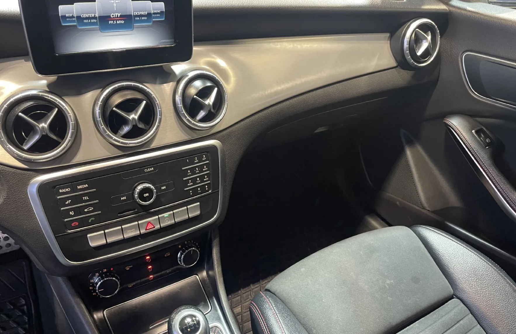 Zunanja slika - Mercedes-Benz CLA-Razred - CLA-180-AMG LINE-TEMPOMAT-KAMERA-2XPDC-ALU-LED - 9