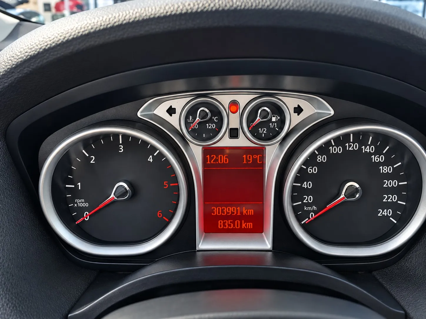 Zunanja slika - Ford Kuga - 2,0 TDCi 4x4 Titanium DPF - 8