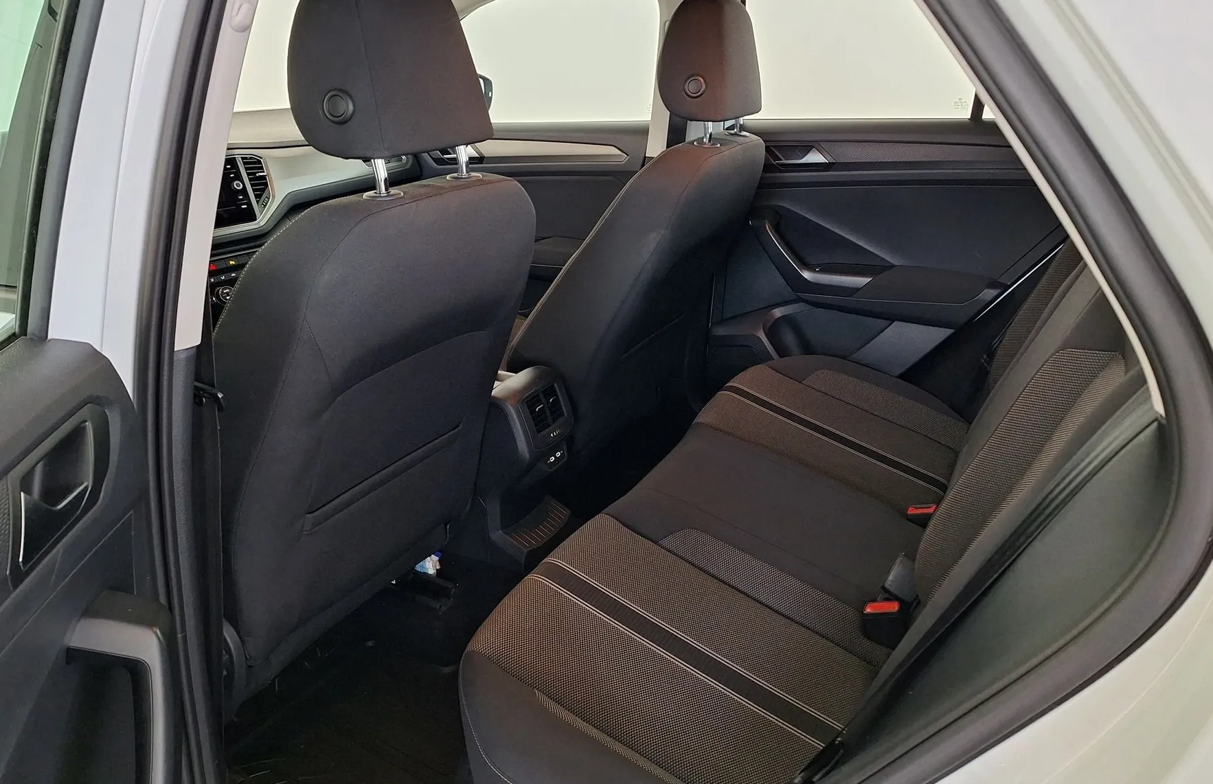 Zunanja slika - Volkswagen T-Roc - 2.0 TDI SCR  •PDC•KAMERA•ACC• - 13