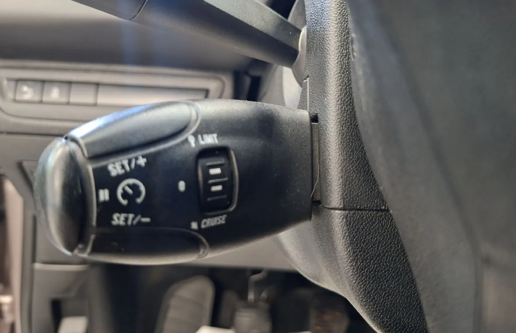 Zunanja slika - Peugeot 208 - ACTIVE 1.4-HITRI KREDIT-ODLIČEN- - 17