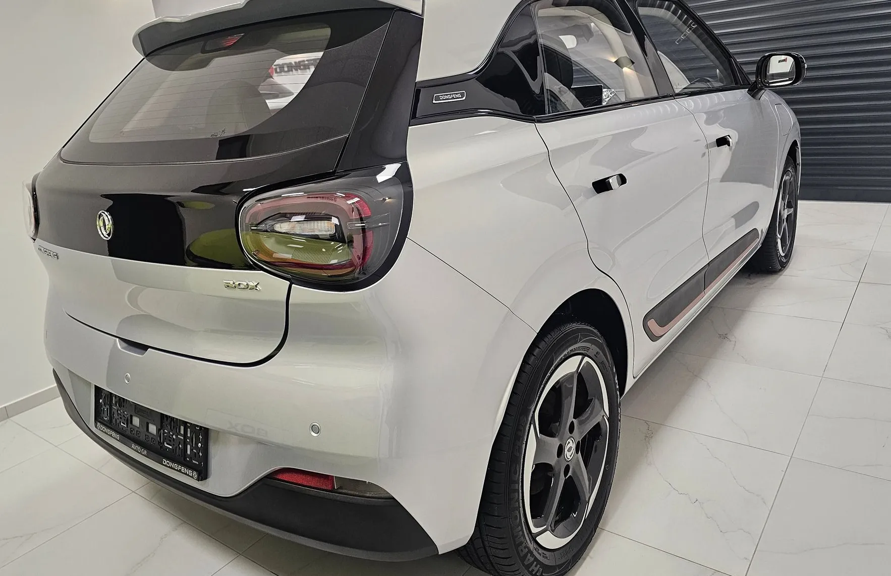 Zunanja slika - Dongfeng Box - 42.3 kWh 70 kW- SILVER- - 16