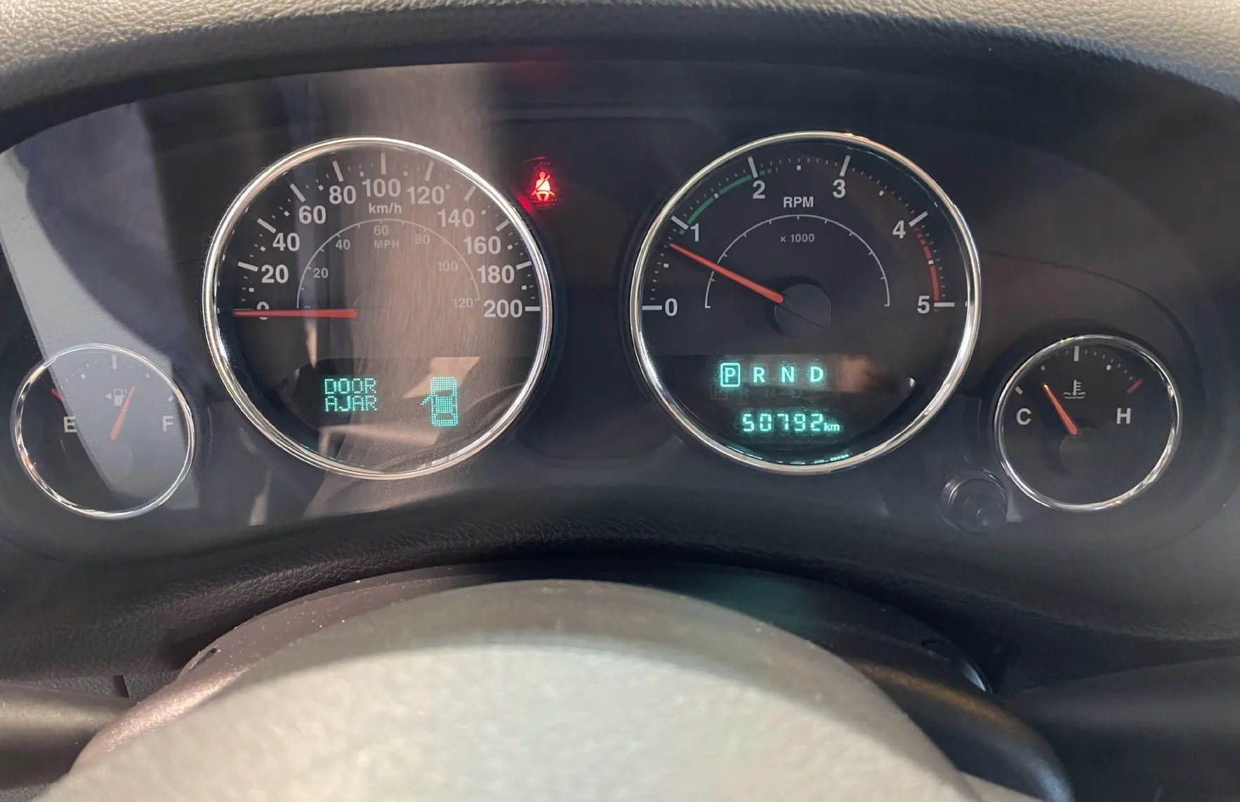 Zunanja slika - Jeep Wrangler - 2.8CRD-AUT-SAHARA-GRETJE SEDEŽEV-USNJE - 13