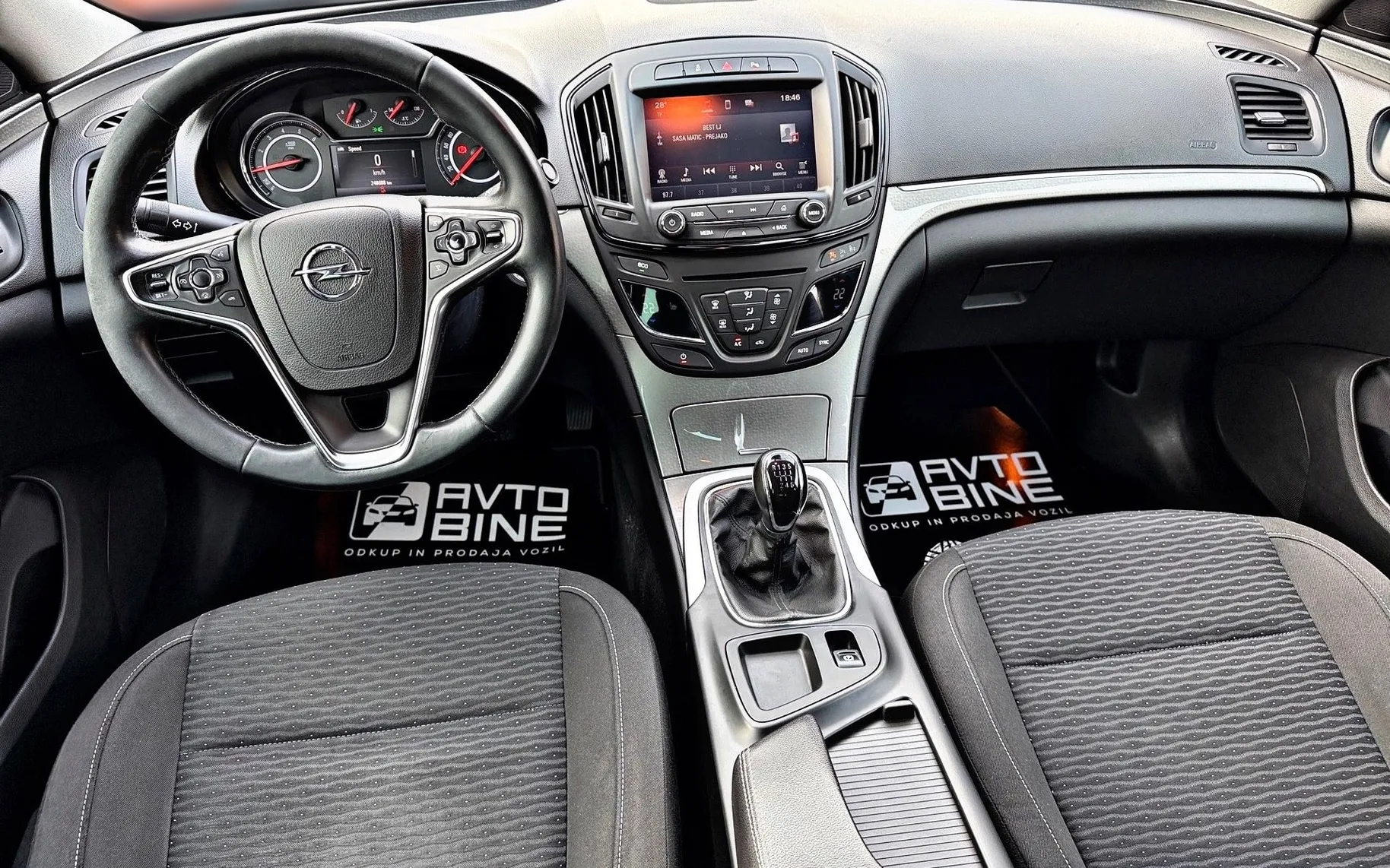 Notranja slika - Opel Insignia - 1.6 CDTI-LIMUZINA-BI-XENON-NAVI-18ALU... - 10