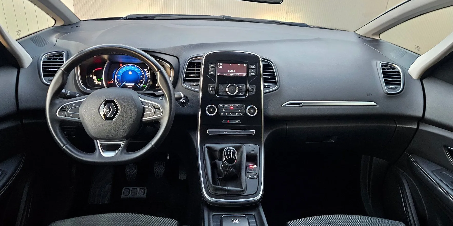 Zunanja slika - Renault Scénic - Scenic TCe 115 Zen+SLO poreklo+20 Col+ Priklop - 9