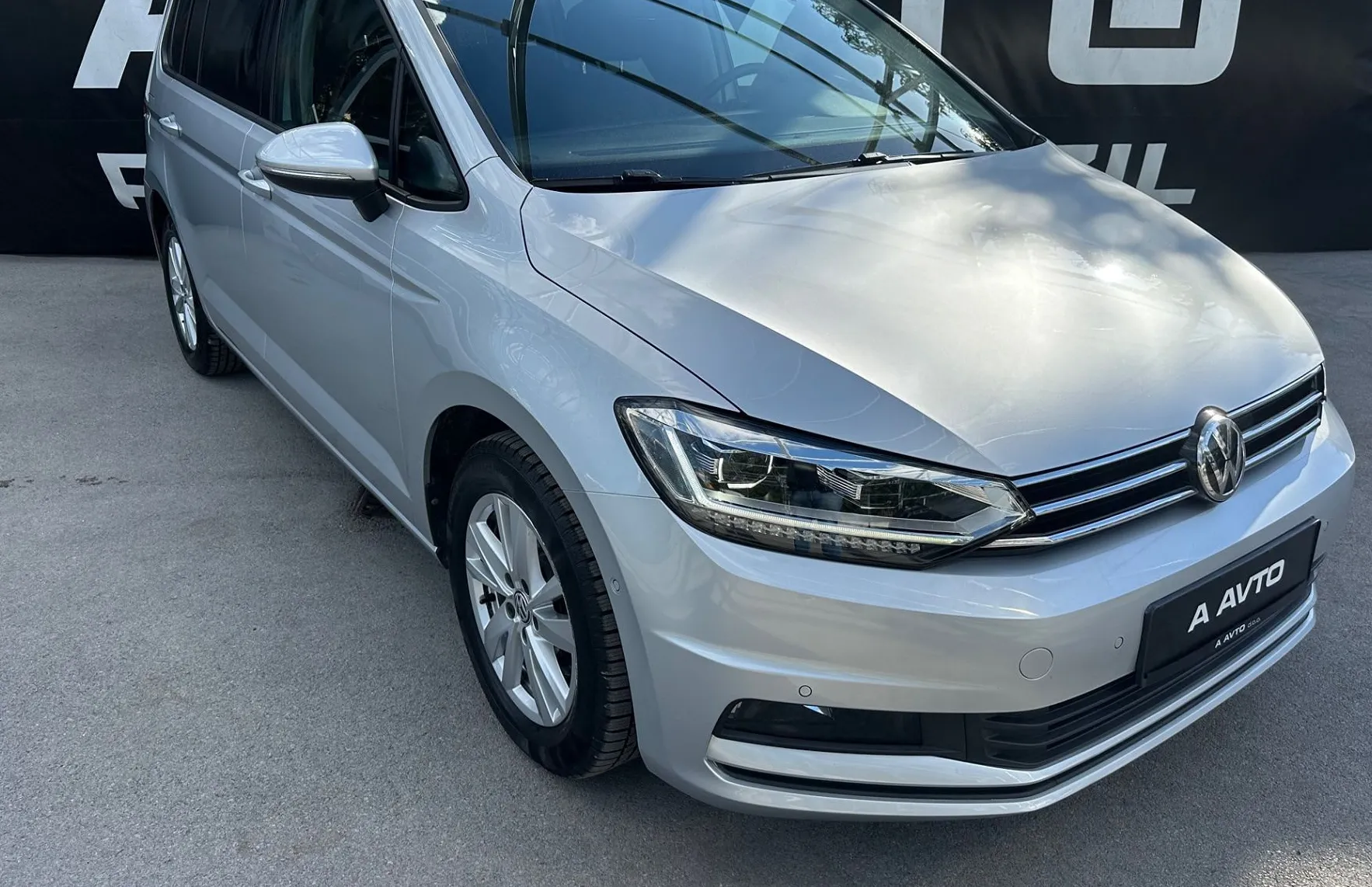 Zunanja slika - Volkswagen Touran - 1.5 TSI BMT Family DSG-LED-KAMERA-ALU... - 2