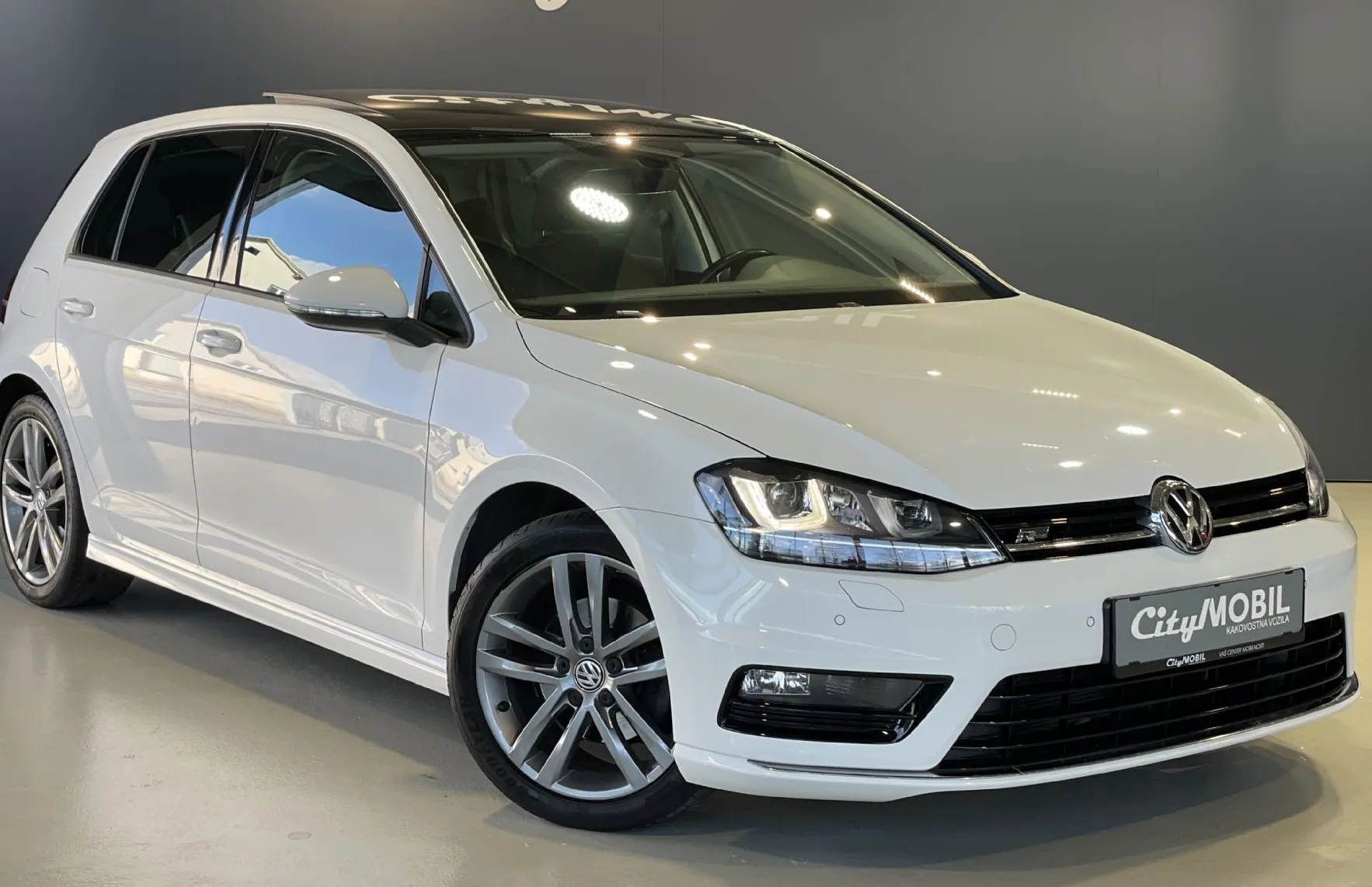 Zunanja slika - VW Golf - 1.LASTNIK-R LINE-PANORAMA-KAMERA-LED-TEMPOMAT-ALU - 3