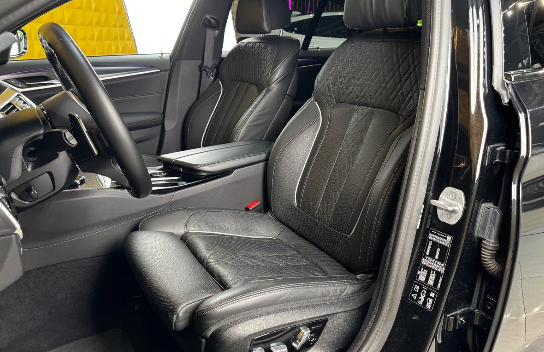Zunanja slika - BMW Serija 5 - : 530d xDrive M Sport-LASER-4CONTROL-HLAJENJE-HEAD - 15
