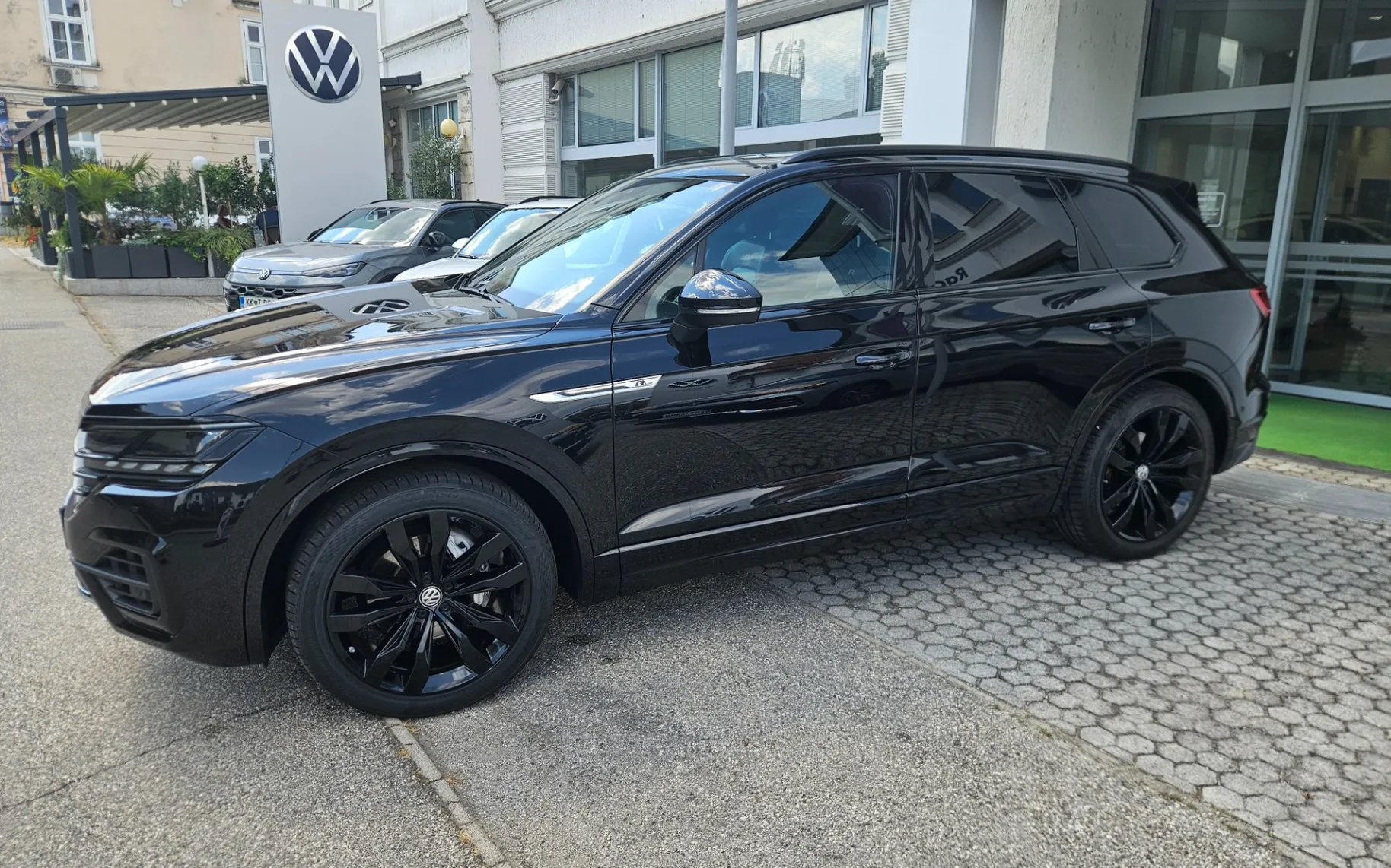 Zunanja slika - Volkswagen Touareg - 4motion V6 TDI BMT R-Line - 5