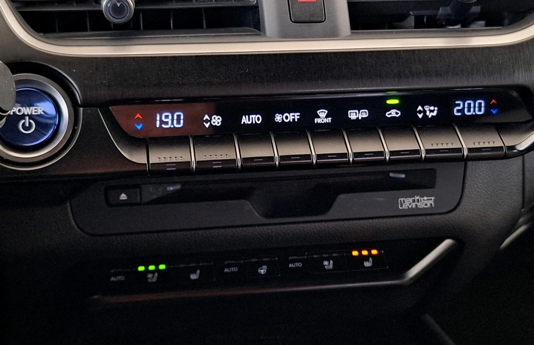 Zunanja slika - Lexus UX - 250h AWD Lury Mark Levinson•KAM360•MEMORY•ACC• - 17