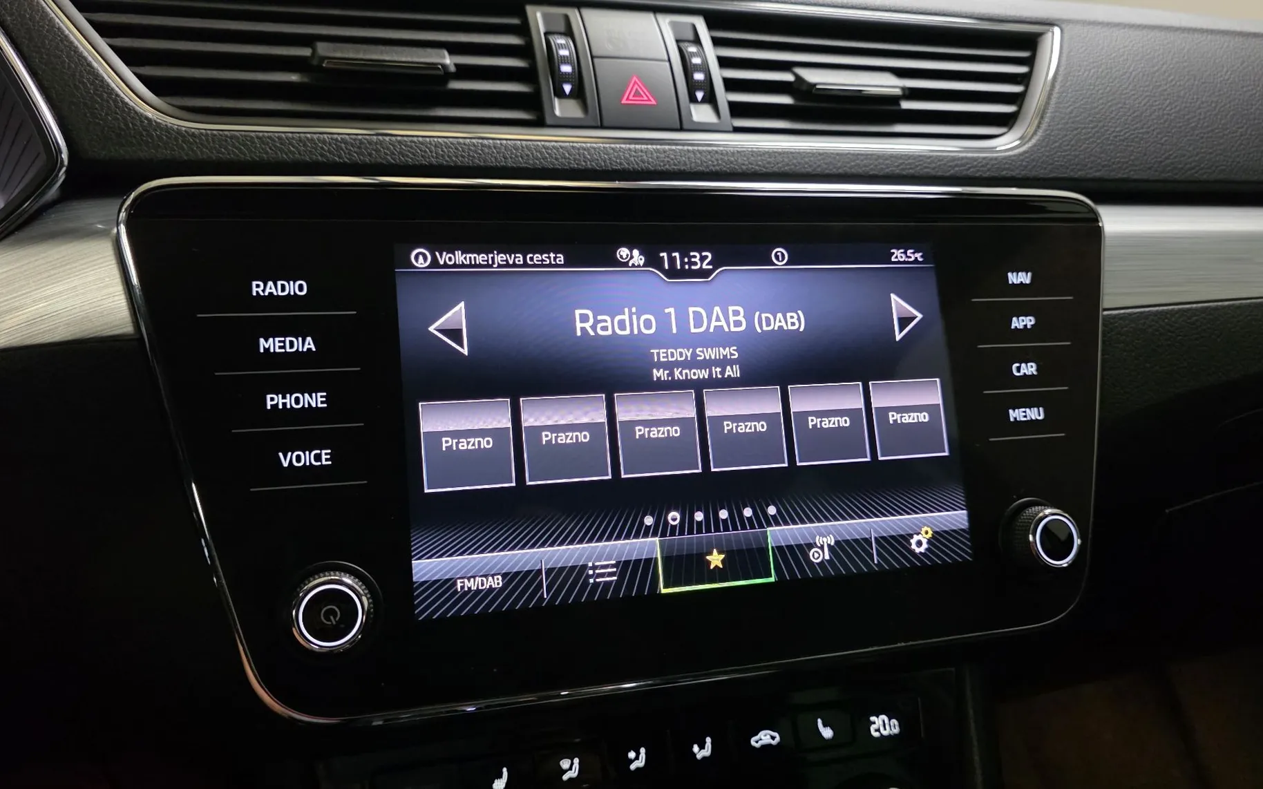 Zunanja slika - Škoda Superb - Combi 2,0 TDI Ambition DSG ACC NAVI LED KAM KLJUKA - 9