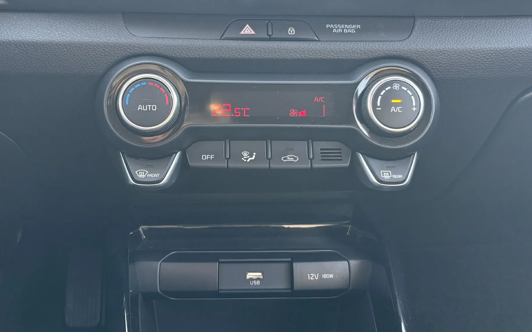Zunanja slika - KIA Stonic - 1.2 DPI 57.9 kW  79 KM  LX Urban+ M T - 12