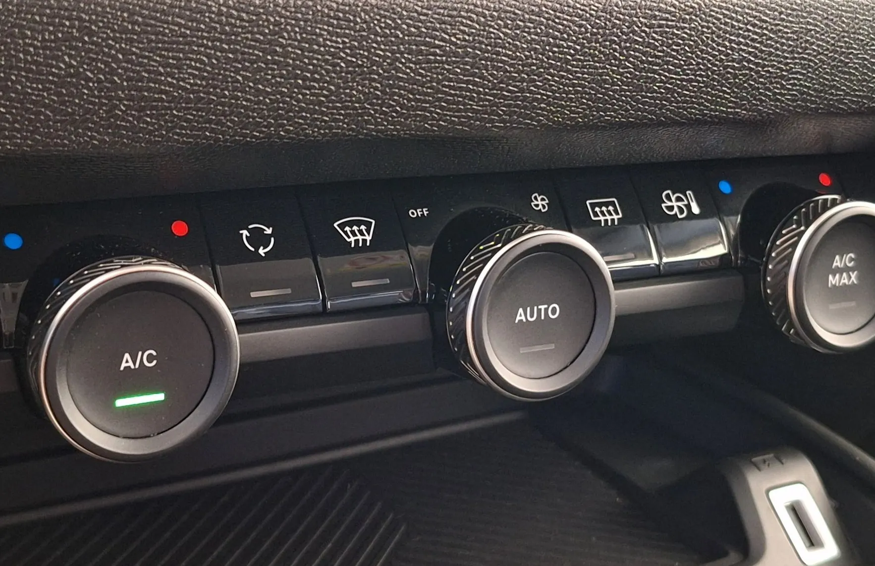 Zunanja slika - Citroën C4 - 1.5 BlueHDi 110 Feel Pack•SLO•KAM360•HEAD-UP•... - 16