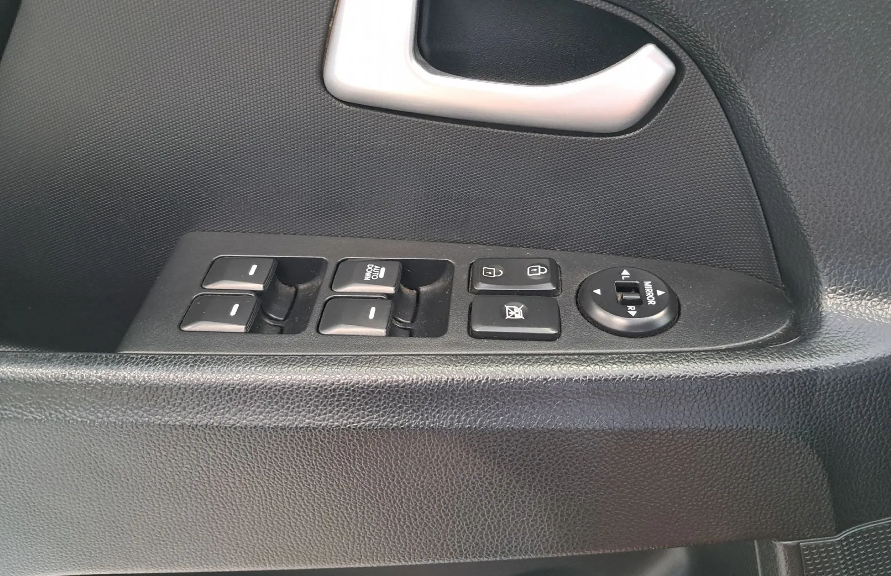 Zunanja slika - KIA Sportage - 2.0 bencinski 120kW Urban-HITRI KREDIT-ODLIČEN- - 13