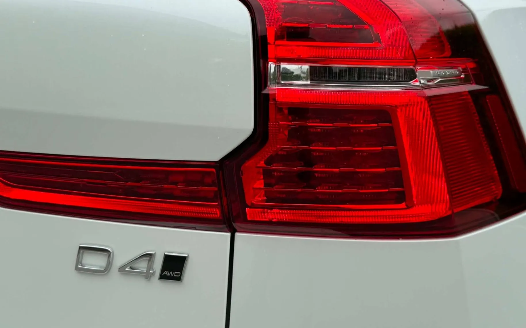 Notranja slika - Volvo XC60 - D4-4X4-AUT-PANORAMA-FUL LED-LIZING ZA TUJCE- - 9