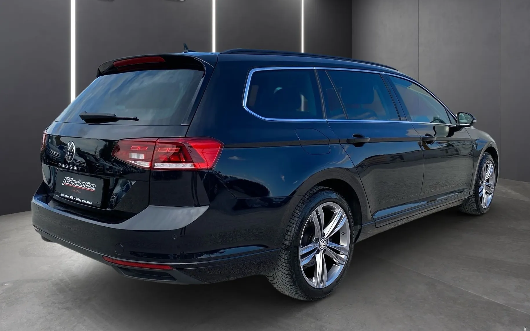 Zunanja slika - Volkswagen Passat Variant - 2.0 TDI BMT SCR Elegance avt. 110kW-Vlečna kljuka - 3