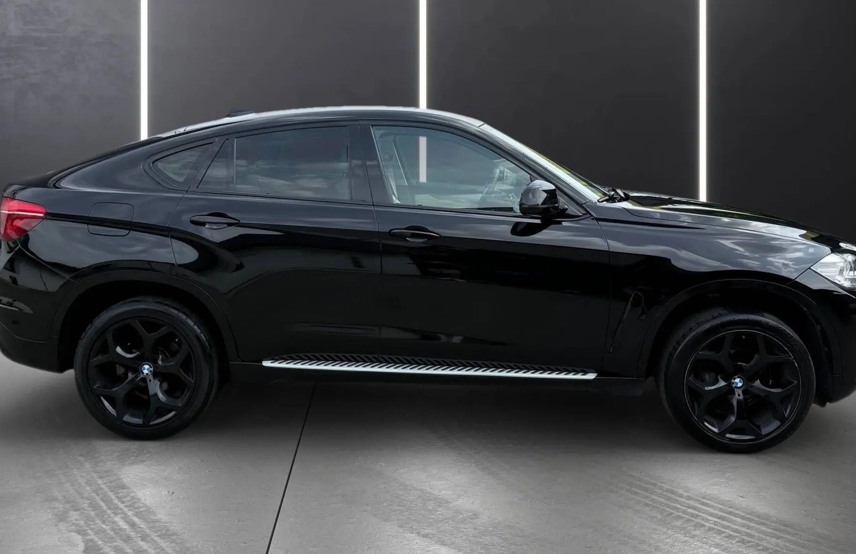 Zunanja slika - BMW X6 - serija :  xDrive 30d LED NAVIGACIJA TEMP PDC VIRTUAL TOP - 8