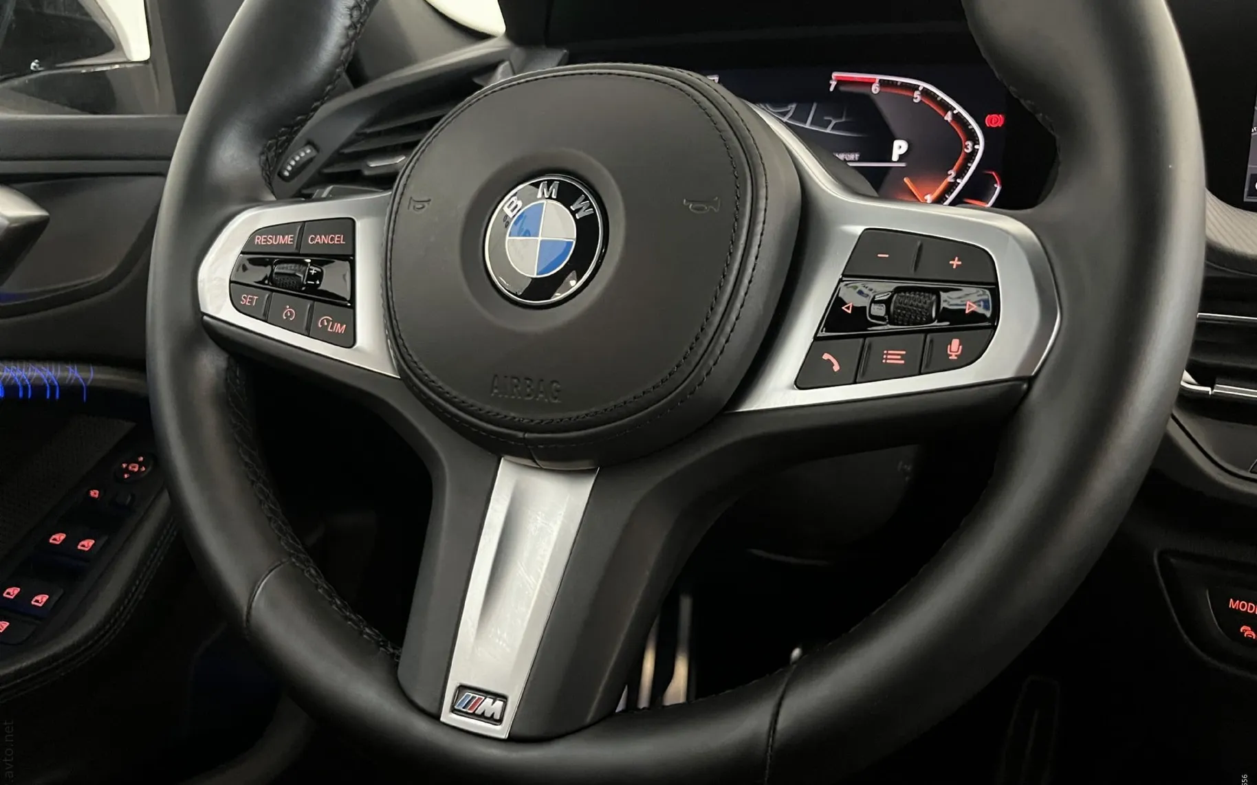 Notranja slika - BMW serija 1: - 118i |M-Sport|Led|Kamera|PDC|Ambient|Virtual| - 10