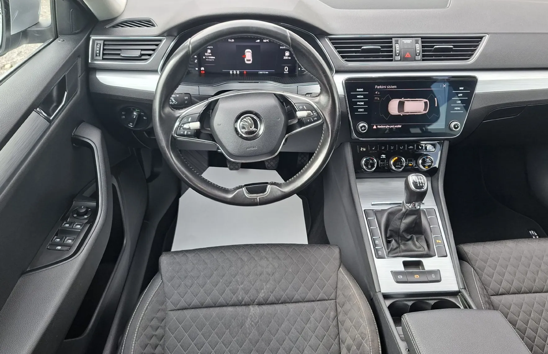 Zunanja slika - Škoda Superb - 2.0 TDI Style Combi  110 kW - 10