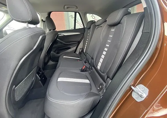Zunanja slika - BMW X1 - serija :  xDrive18d Advantage LED SPORT NAVI PDC - 10