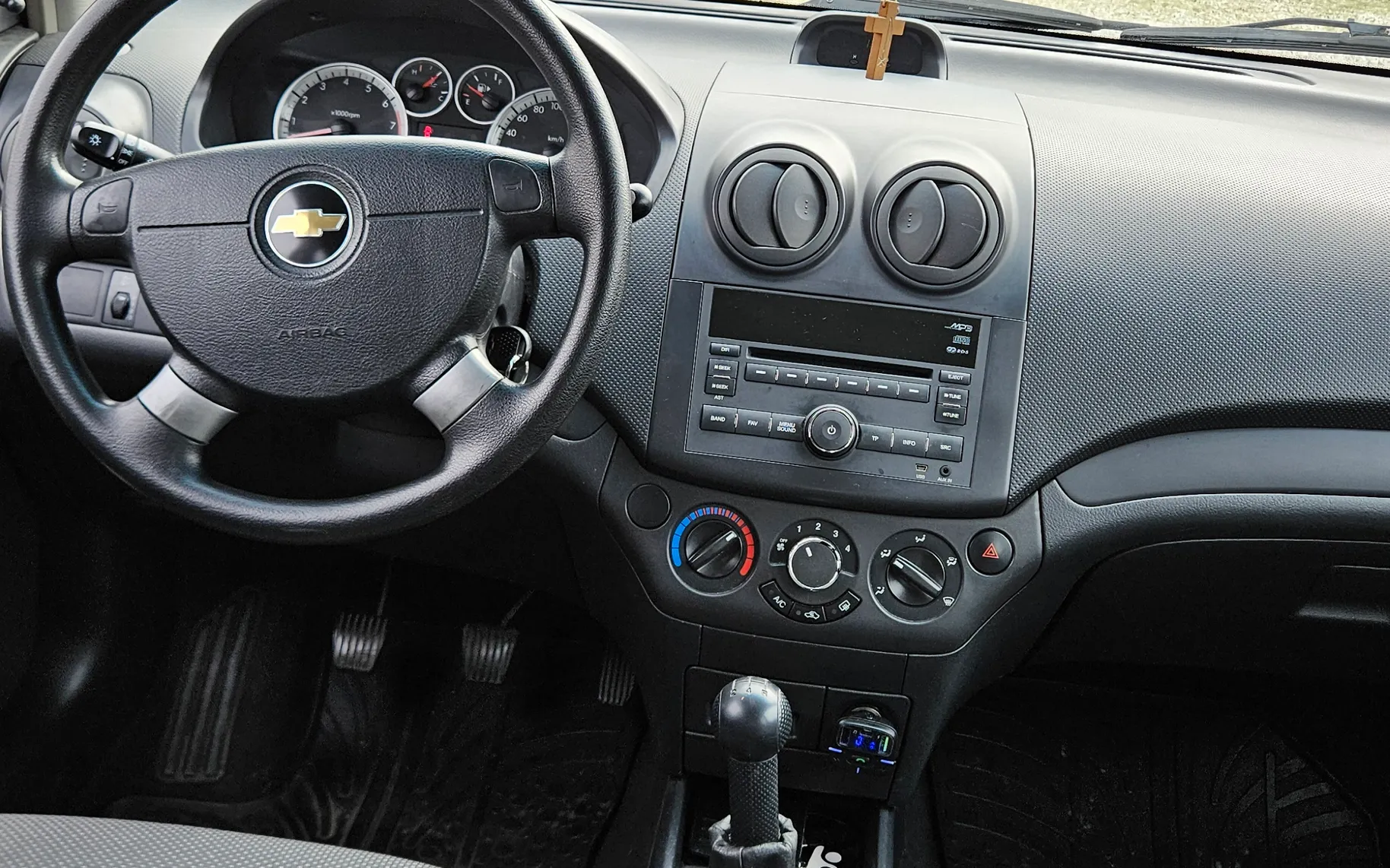 Notranja slika - Chevrolet Aveo - 1,2 16V Base - 5
